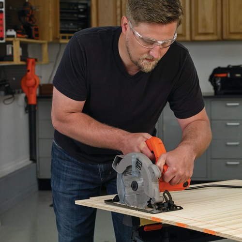 13 Amp Circular Saw with Laser BDECS300C BLACK+DECKER