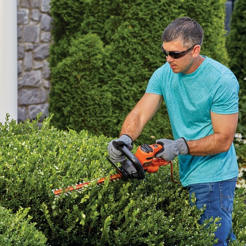 Black and Decker - 16 in Electric Hedge Trimmer - BEHT100