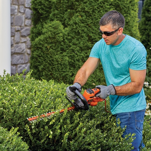 18 in. Electric Hedge Trimmer BEHT200 BLACK+DECKER