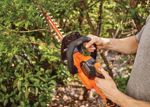 Black And Decker - 40V MAX Lithium 24 in POWERCUT Hedge Trimmer - LHT341