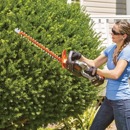 Black and Decker - 60V MAX POWERCUT 24 in Cordless Hedge Trimmer - LHT360C