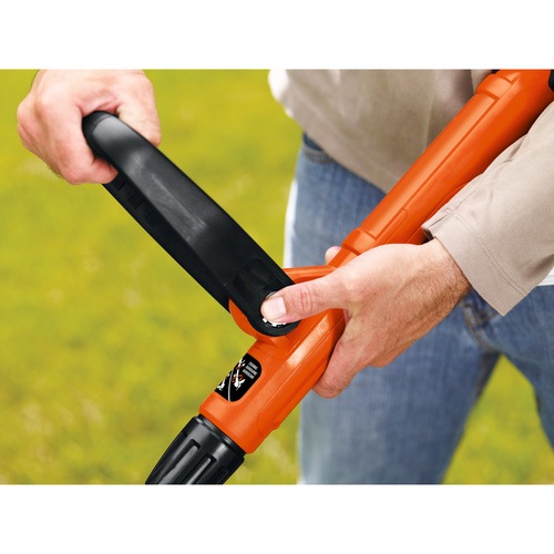 20V MAX* Lithium 12 in. Trimmer/Edger LST300 BLACK+DECKER