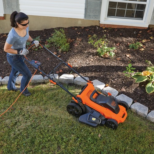 13 AMP 20 in. Corded Lawn Mower MM2000 BLACK+DECKER