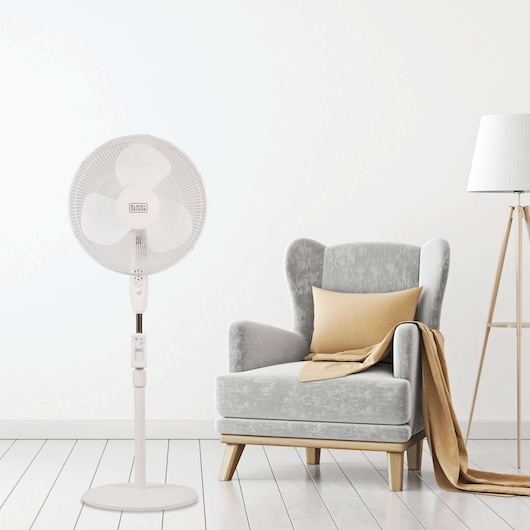 16 In. Stand Fan With Remote (White)