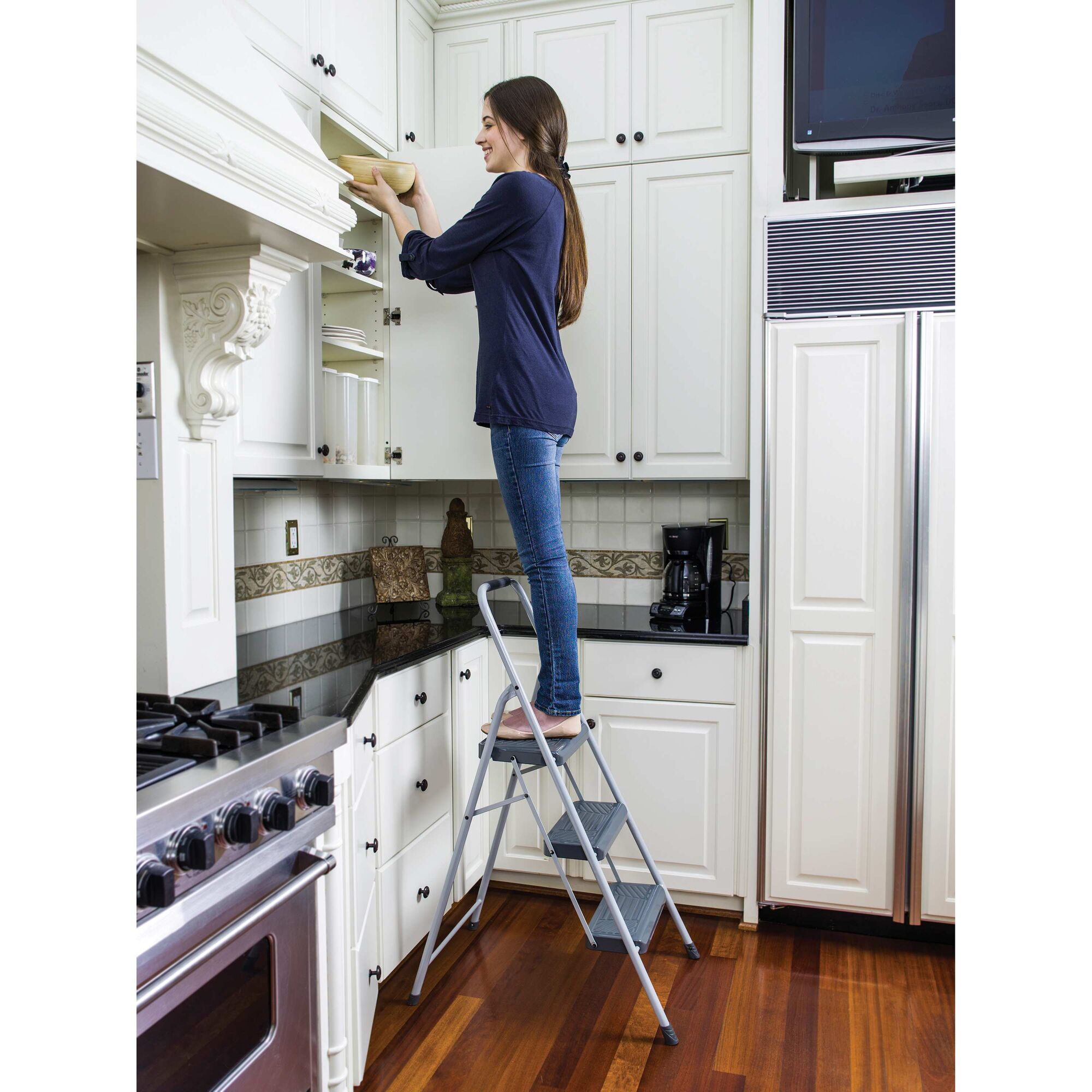 Black and decker stowaway step 2025 stool