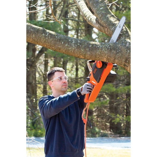 18 in. 15 Amp Chainsaw