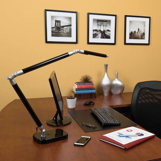 Ultra Reach LED Desk Lamp (Black)