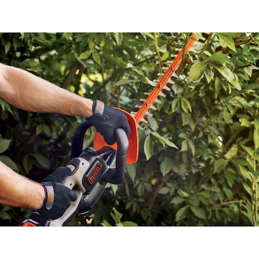60V MAX* POWERCUT™ 24 in. Cordless Hedge Trimmer