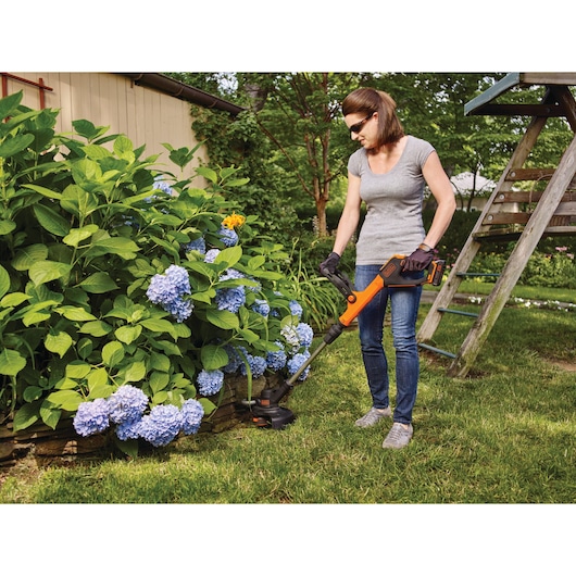 20V MAX* EASYFEED™ String Trimmer/Edger + 2 Lithium-Ion Batteries
