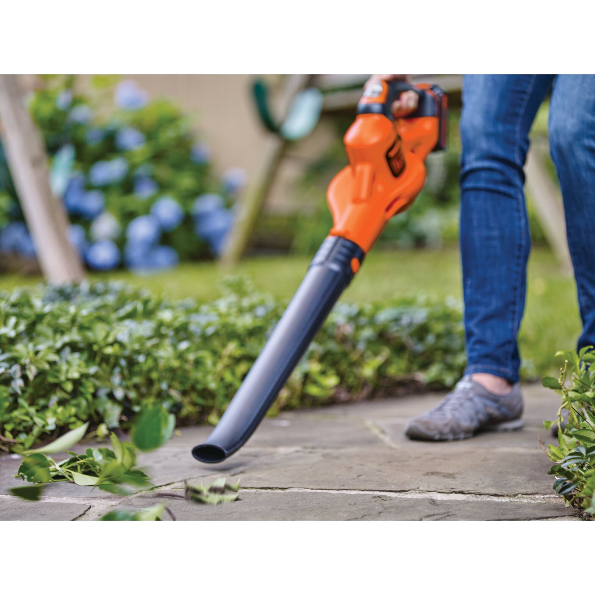 20V MAX* POWERBOOST Sweeper | BLACK+DECKER